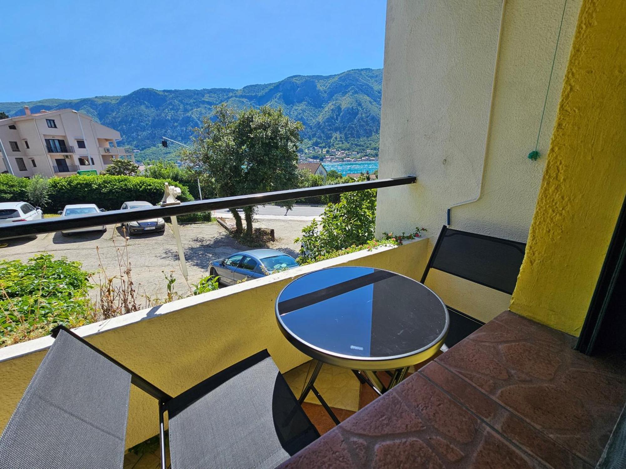 Apartment Luka Kotor Exterior photo